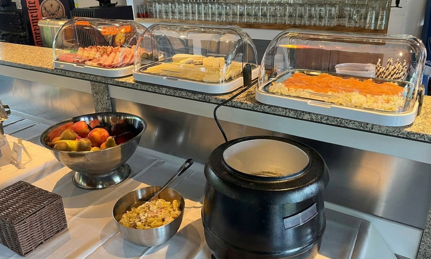 Image 2: Brunch inkl. Filterkaffee & frischer Orangensaft für 2 oder 4 Personen