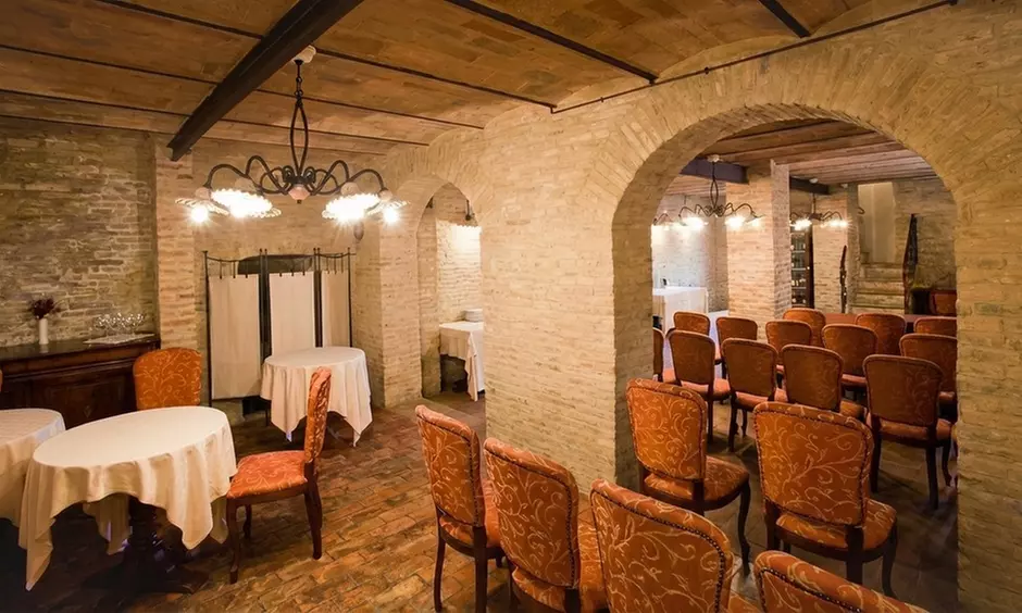 Fano: soggiorno con colazione, welcome drink e una cena