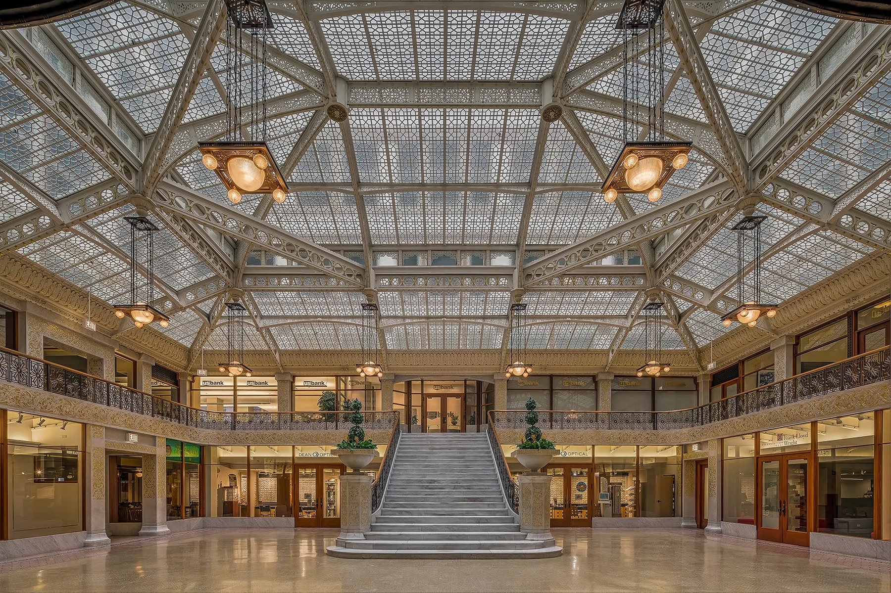 Explore Frank Lloyd Wright's Iconic Architecture in Chicago