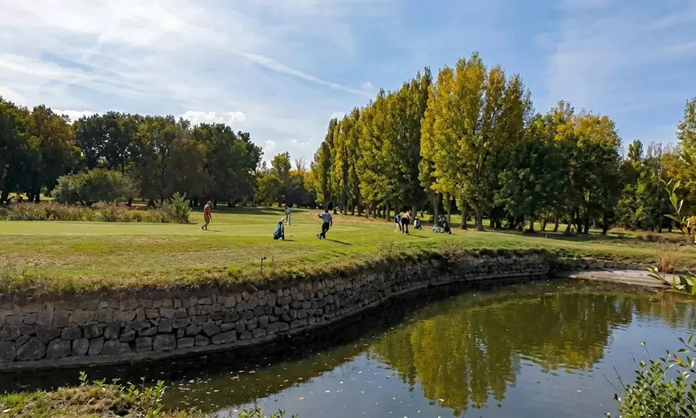 Mejora tu técnica: curso de golf de 10 horas entre semana o en fines de semana para 1 persona, ahorra hasta 59% - Primary Image