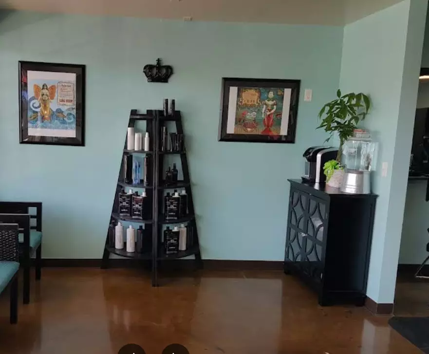 Professional Hair Color and Highlight Services