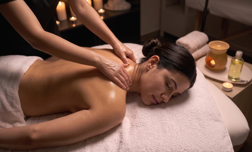 Image 6: 60, 90, or 120-Minute Swedish or Deep Tissue Massage with Hot Towels