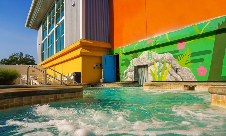 Image 20: Ultimate Family Getaway with Daily Waterpark Passes!