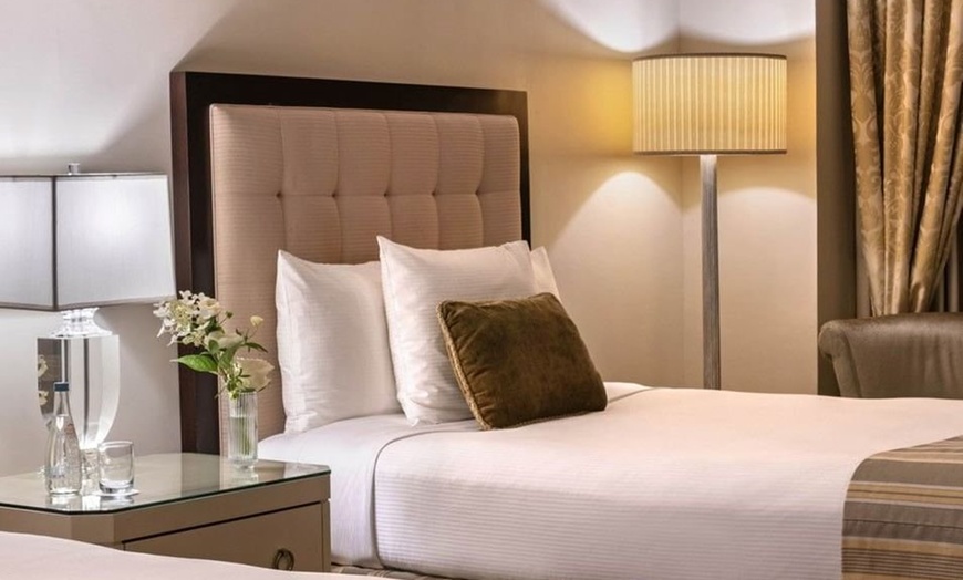 Image 10: 4-Star Midtown Manhattan Hotel near MoMA