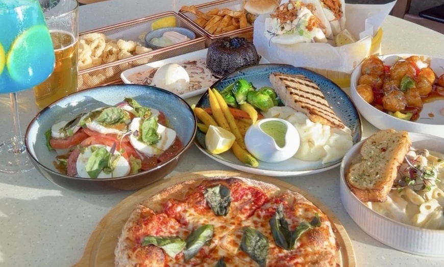 Image 2: Up to $70 to spend on of food and drinks at GlassHouzz in Livermore