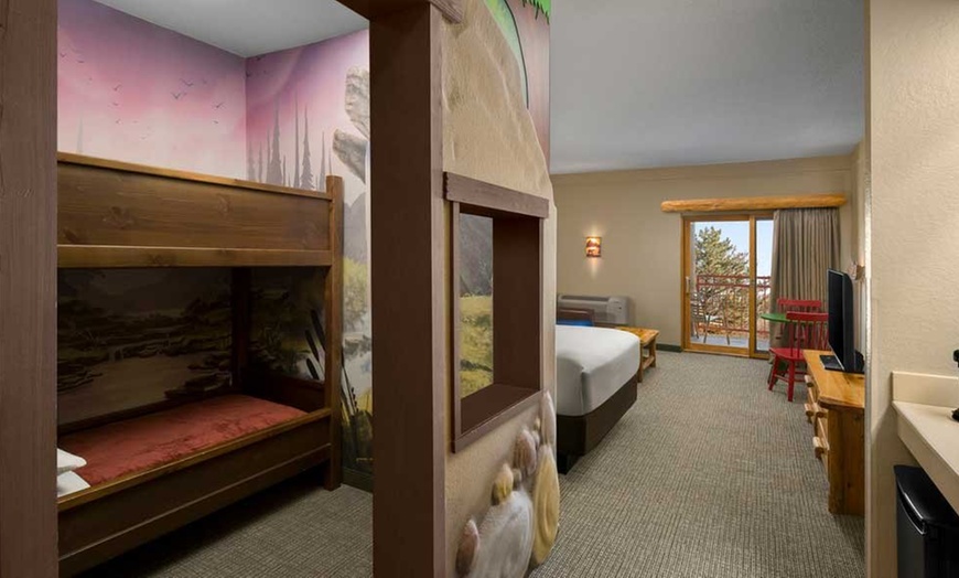 Image 24: Great Wolf Lodge Sandusky Indoor Water Park Resort