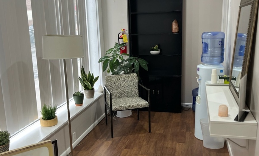 Image 4: Zero Downtime Chemical Peel Deals: 1, 2, or 3 Sessions at Regen