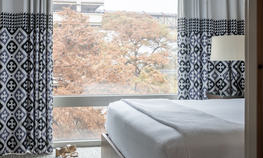 Image 35: San Antonio Riverwalk Suites with Rooftop Pool
