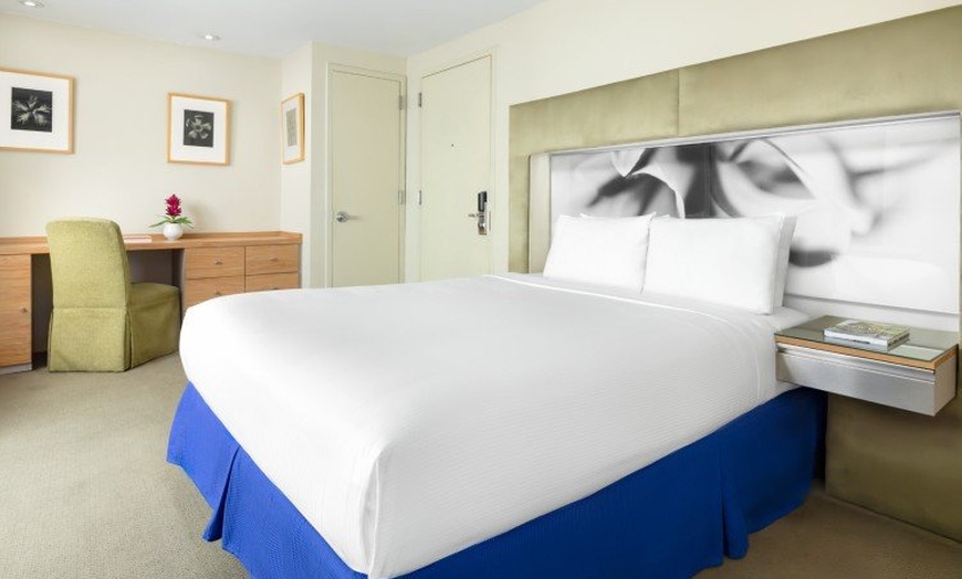 Image 19: Midtown NYC Hotel near Central Park & Fifth Avenue