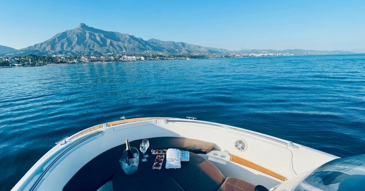 Alquiler de barco y watersports en Puerto Banús, Marbella