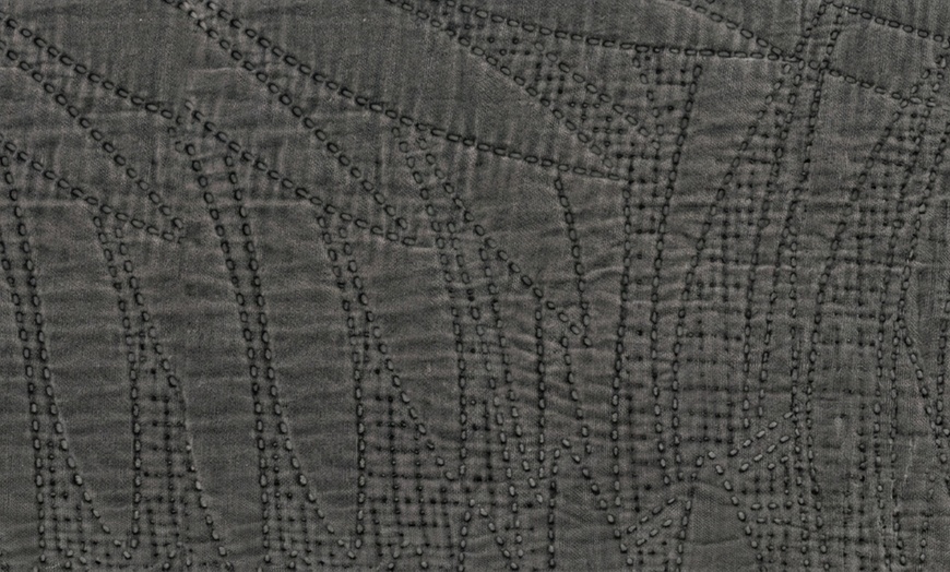 Image 6: Copriletto trapuntato matrimoniale Stone Washed