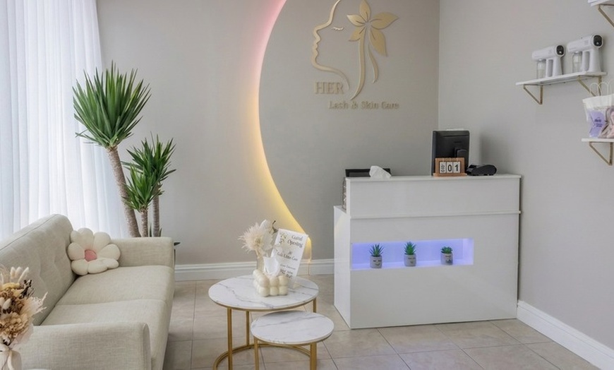 Image 2: Relaxing Couples or Solo Massage with Aromatherapy