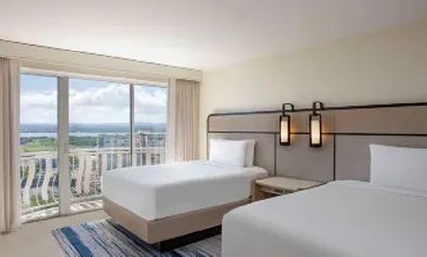 Image 12: Isla Verde Beachfront Resort with Spa and Swim-Up Pool