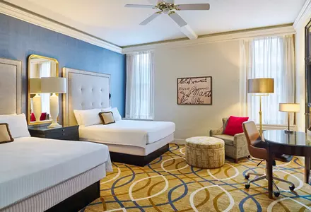Signature Queen-Queen Room