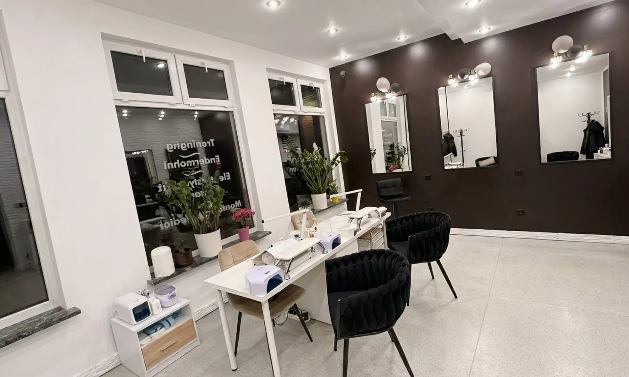 Manicure hybrydowy lub pakiet manicure + pedicure hybrydowy