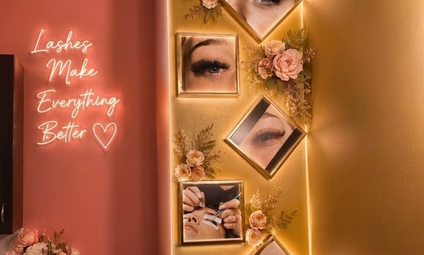 Image 3: Beautifully Lifted Lashes with a Korean Lash Lift