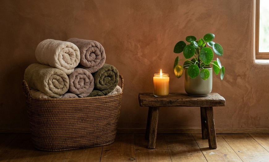 Image 3: 60 or 90 Min Full Body Massages with Aromatherapy 