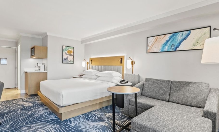 Image 21: 4-Star Orlando Downtown Hotel with Pool & Free Shuttle