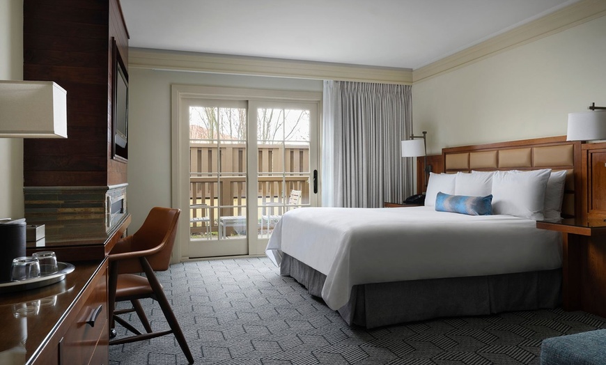 Image 21: Monterey Hotel near Cannery Row with Breakfast
