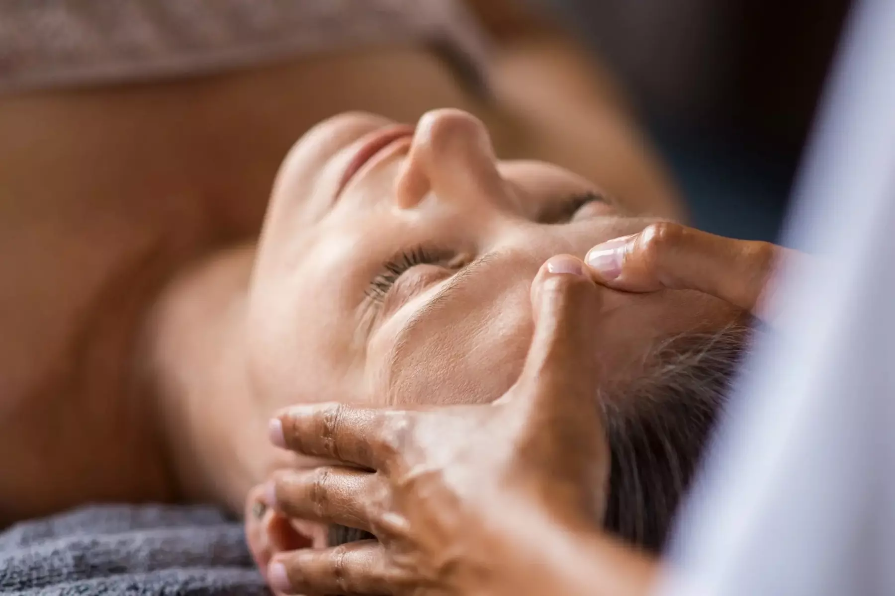 Ceremonie Head Spa: kompleksowe rytuały relaksu, pielęgnacji, liftingu