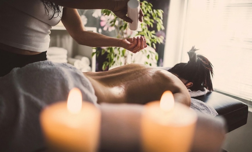 Image 2: 60-Min Massage & Customized Facial: Relaxation & Rejuvenation
