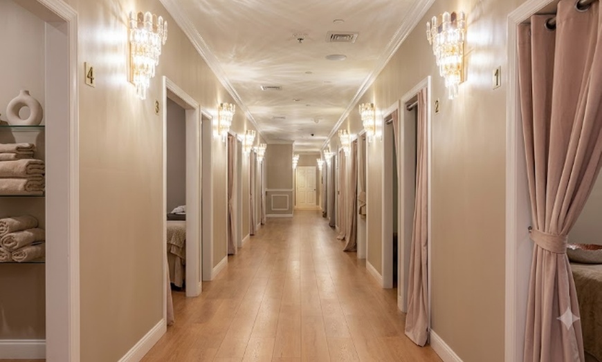 Image 8: Couples Swedish or Deep Tissue Massage with Hot Stones (60 or 90 Min)