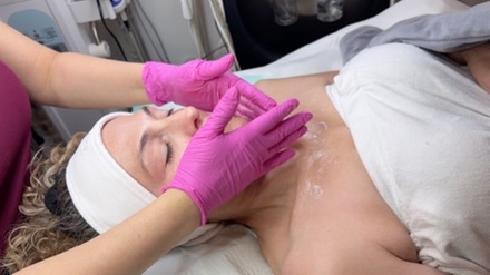 70-Minute Pampering Experience: One HydraGlow & Scalp massage session with aromatherapy. - Revita Cute Home Spa