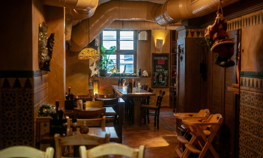 Image 4: 6 oder 12 Tapas nach Wahl mit Salsa & Brot für 2 oder 4 Personen