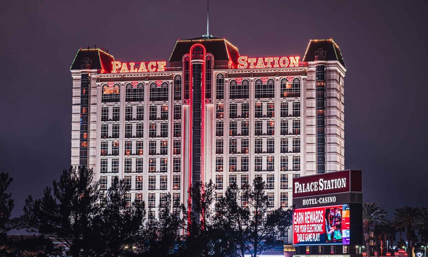 Image 3: Member-Only Deal: 4-Star Luxury Rooms in Las Vegas w/ Casino Access
