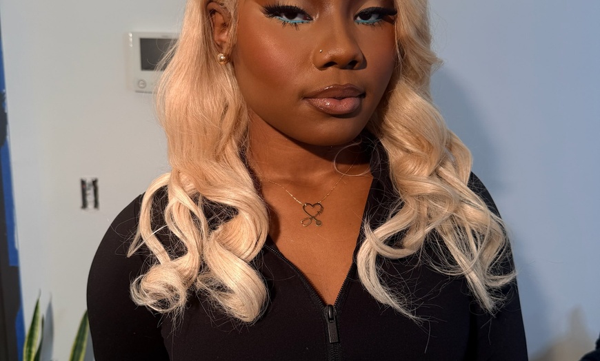 Image 2: 90-Min Naturally Me or Soft Glam Makeup Application
