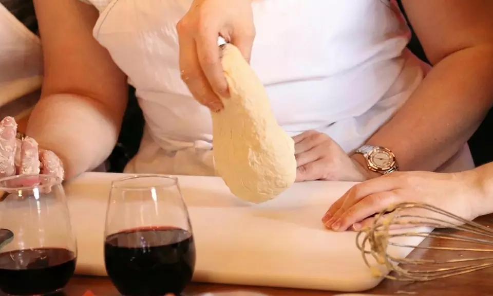 Taller y degustación de pizza con vino, cerveza o bebida para hasta 4