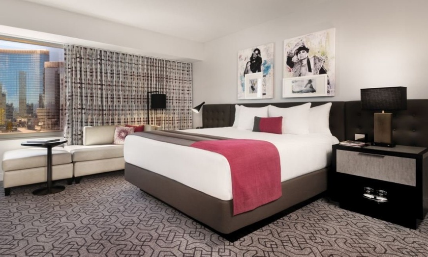 Image 16: Las Vegas Strip Resort with Rooftop Pool & FlowRider