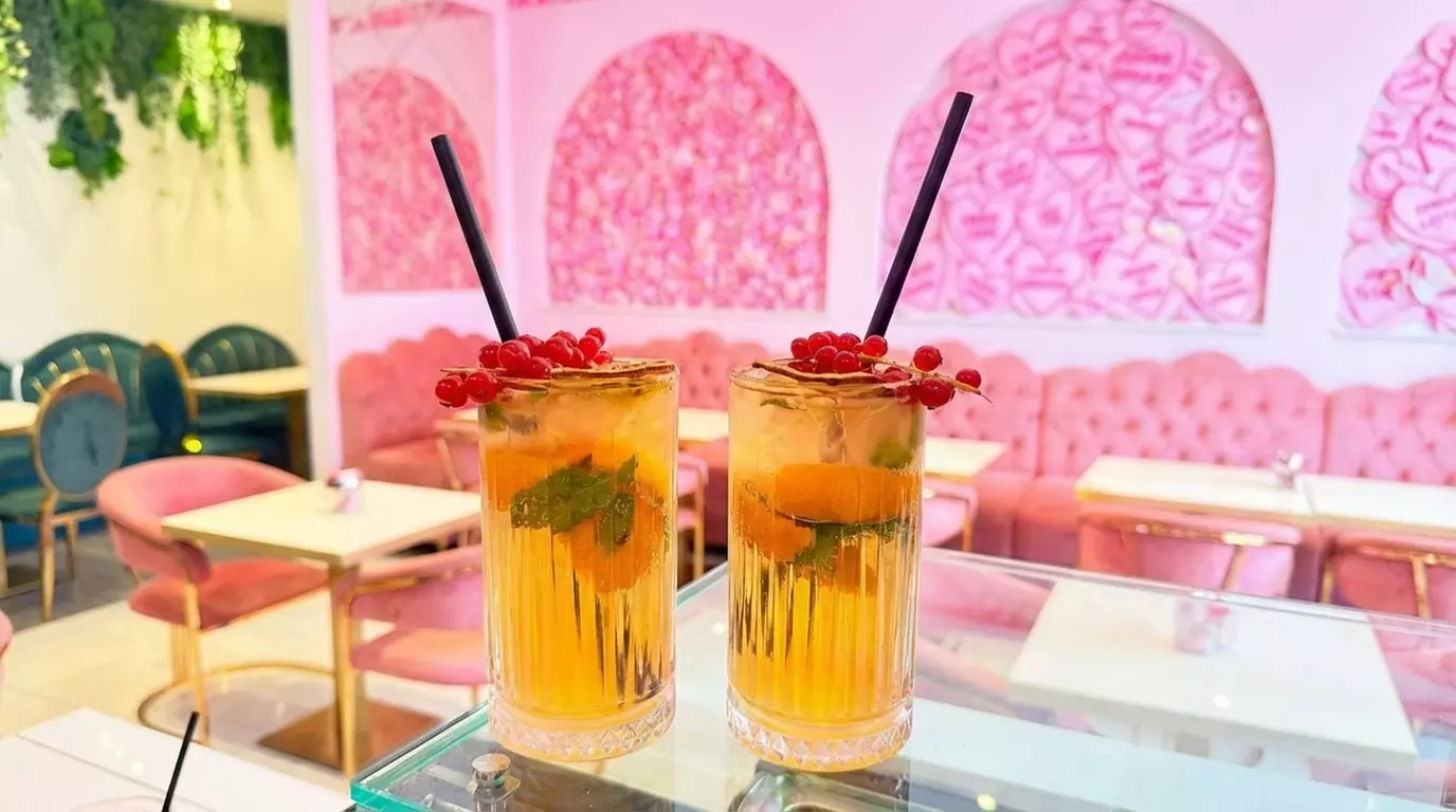 Partyplatte mit verschiedenen Desserts für 1, 2 oder 4 Personen