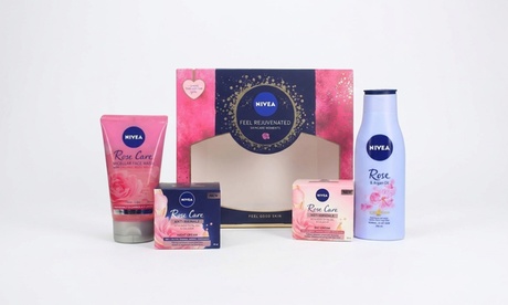 Nivea Nivea Feel Rejuvenated Four-Piece Gift Set, Aqua