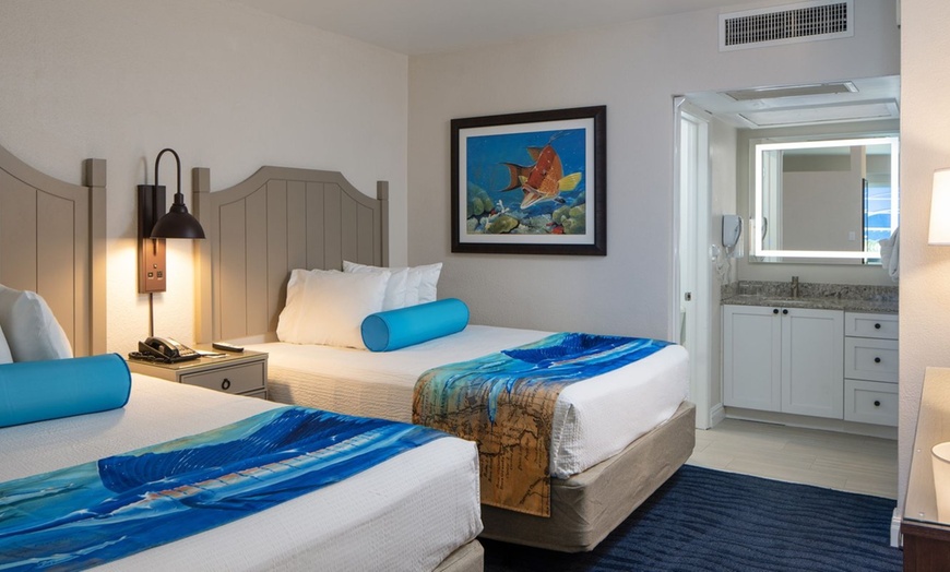 Image 28: St. Pete Beach Resort with Waterslide & Gulf Access