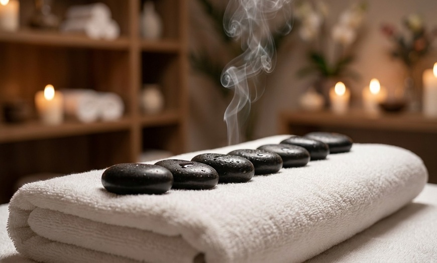 Image 4: 60-Minute Massage & Pain Consultation under the Guidance of Physician