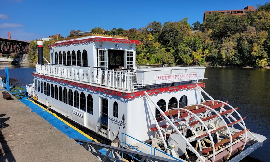 Image 8: Mississippi River Cruises: Dining/Sightseeing on the Minneapolis Queen