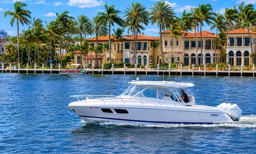 Image 5: Fort Lauderdale Sightseeing Cruises: Luxury Homes & Mega Yachts