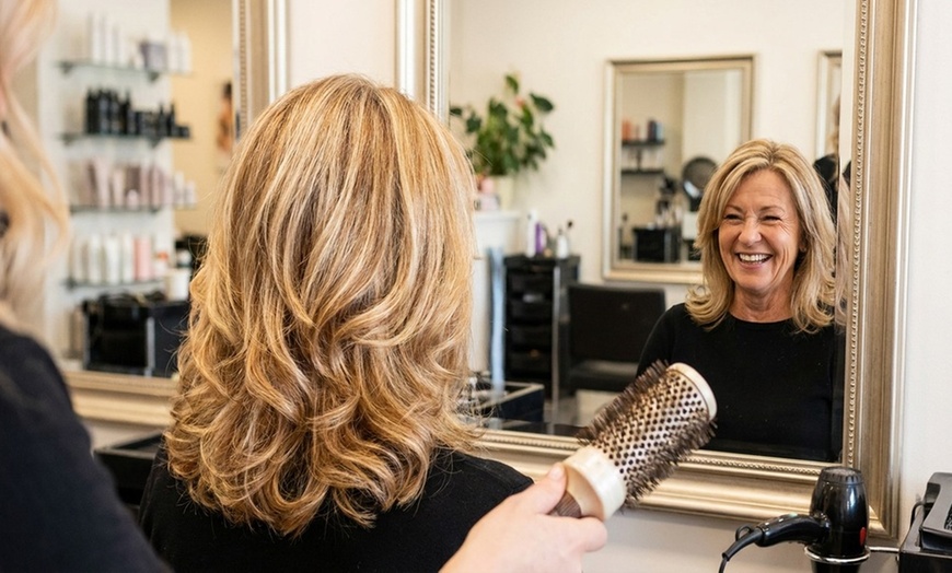 Image 7: Up to 40% Off on Salon - Hair Color / Highlights 