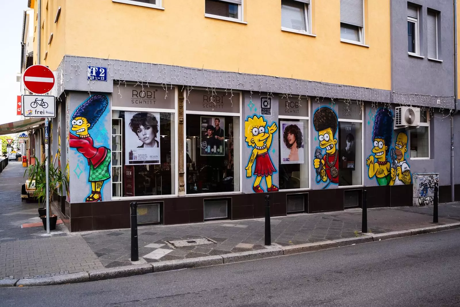 Damen-Haarschnitt inkl. Waschen & Föhnen für 1 Person