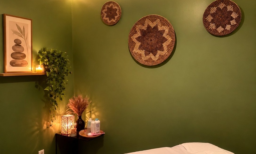 Image 2: Swedish or Deep Tissue Massage with Aromatherapy & Hot Stones