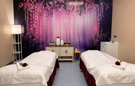 60 Min Swedish Foot Massage with Hot Towels, Essential Oil and Optional Hot Stones - U.Mi Massage
