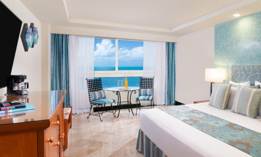 Image 27: Cancun All-Inclusive Beachfront Resort with Infinity Pool