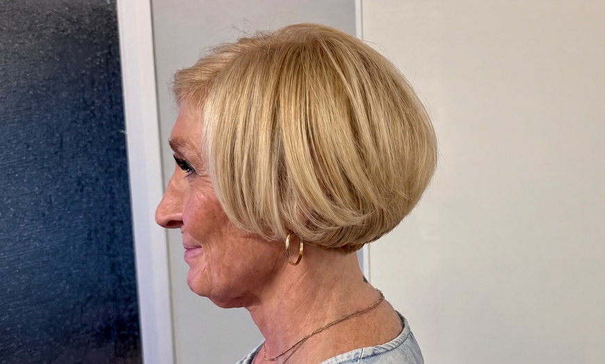 Image 3: Transform Your Look with Women's & Men's Haircut