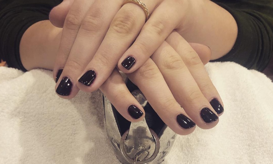Image 3: Manicure: Regular or Gel for Neat and Chip-Resistant Nails