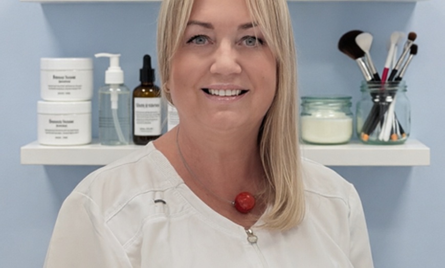 Image 5: Experience Smooth Skin with a Brazilian Waxing Session