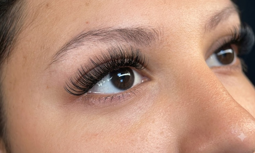 Image 2: Custom Eyelash Extensions: Classic, Hybrid, Volume, Mega, Super Mega