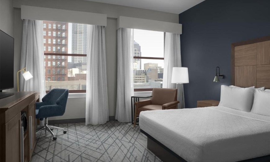 Image 10: Downtown Indianapolis Hotel with Free Breakfast