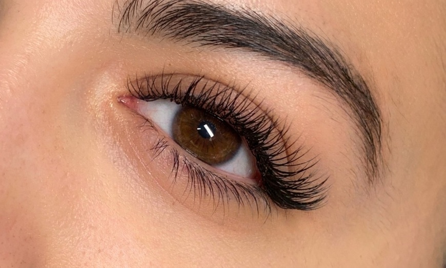 Image 2: Full Set Classic, Hybrid, or Volume Eyelash Extensions