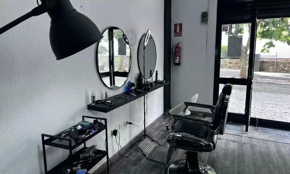 Sesión de peluquería con tratamientos a elegir para 1 persona